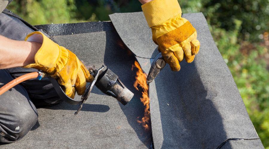 Professional gutter cleaning in Arlington, AZ